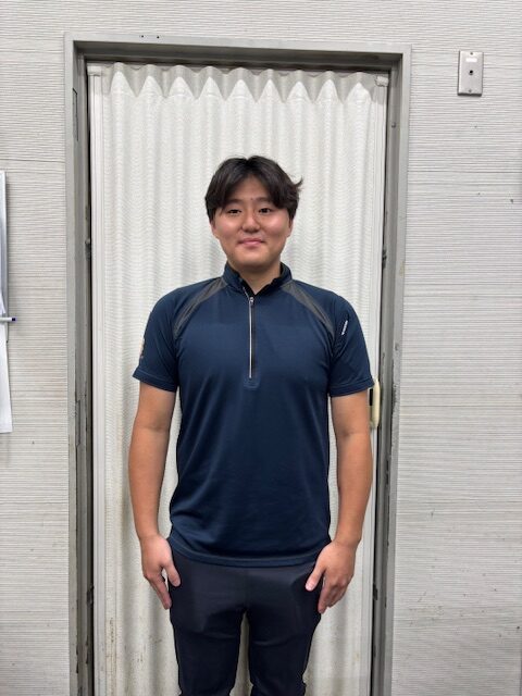 監督　泉井紫琉